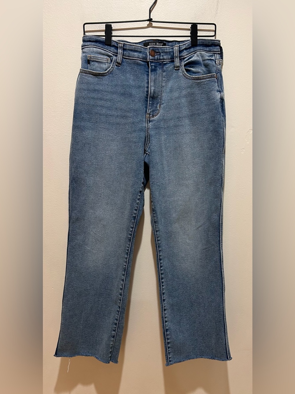 Judy Blue Vintage Straight Leg Light Medium Blue Jeans - Women’s Size 7 / 28